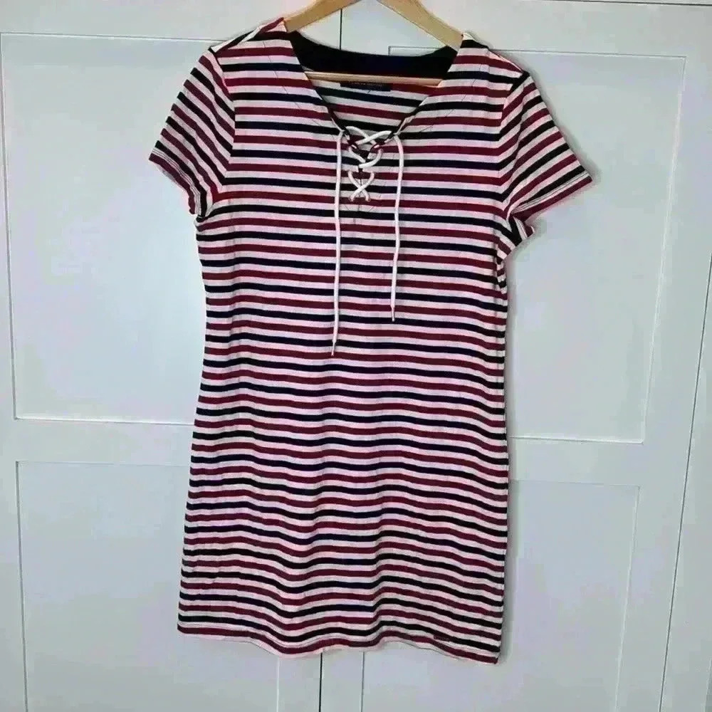Tommy Hilfiger Women’s Red, White, blue Size: Medium